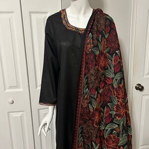 Elegant Black Floral Embroidered Dress